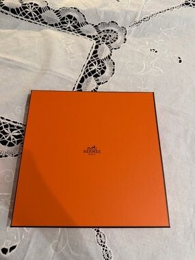 Hermès Orange Signature Gift Box(scarf)